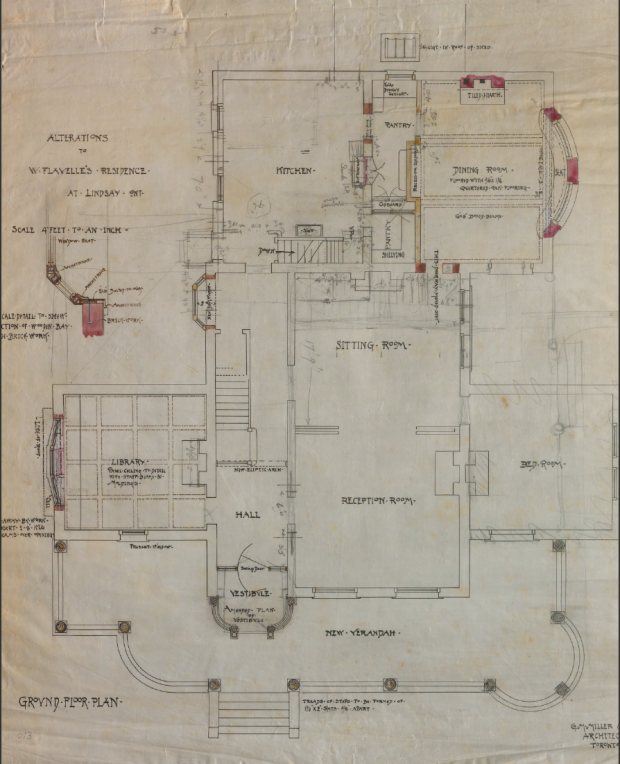 Les plans d’une maison dessinés à l’aide d’un stylo noir sur papier à tracer.