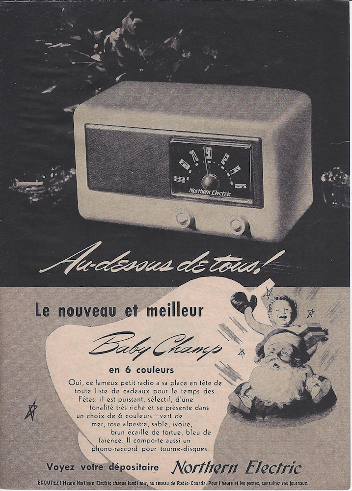 Page d'un numéro du magazine Reader's Digest de 1948 faisant la publicité de la radio « Baby Champ » de Northern Electric. Baby Champ est illustré sur les épaules du Père Noël, sur le côté droit.